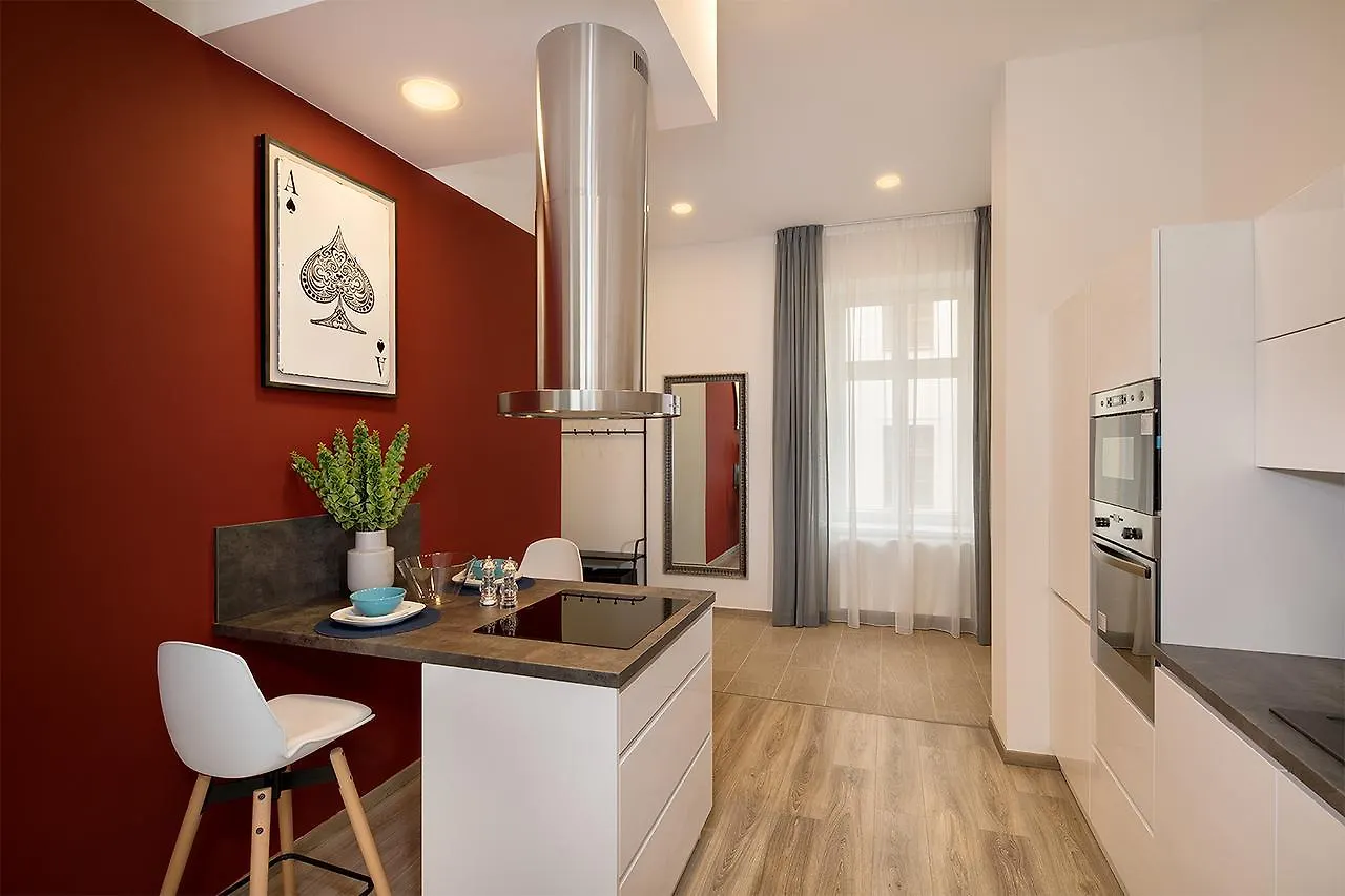 Prague Days - Spacious 2Bdr Apt W Netflix - Trendy Neighbourhood 0*,  Česká republika