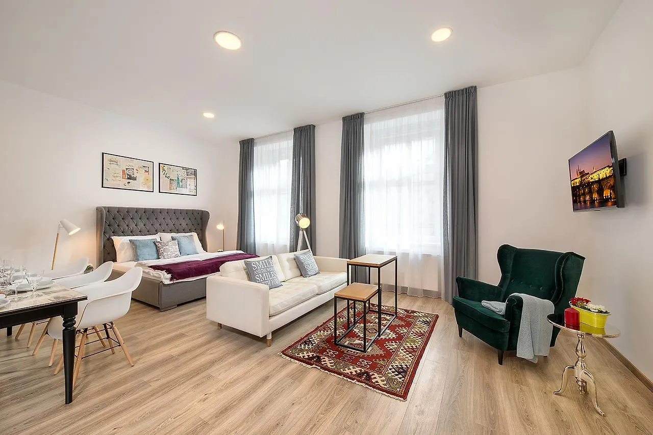 Prague Days - Spacious 2Bdr Apt W Netflix - Trendy Neighbourhood